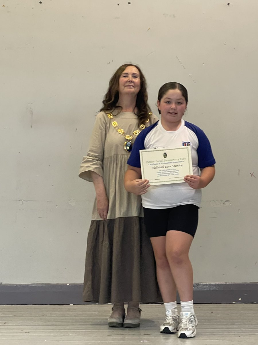 WhistonTC's tweet photo. The children of Whiston Willis School had a lovely day at our Junior democracy day, at the end of the day the children were awarded a certificate. A big thank you to Whiston’s Town Mayor Colleen Jo Burke along with Cllrs Neil and Tracy Murray also helping on the day was P.Cooke. https://t.co/tuTnSmdHJJ