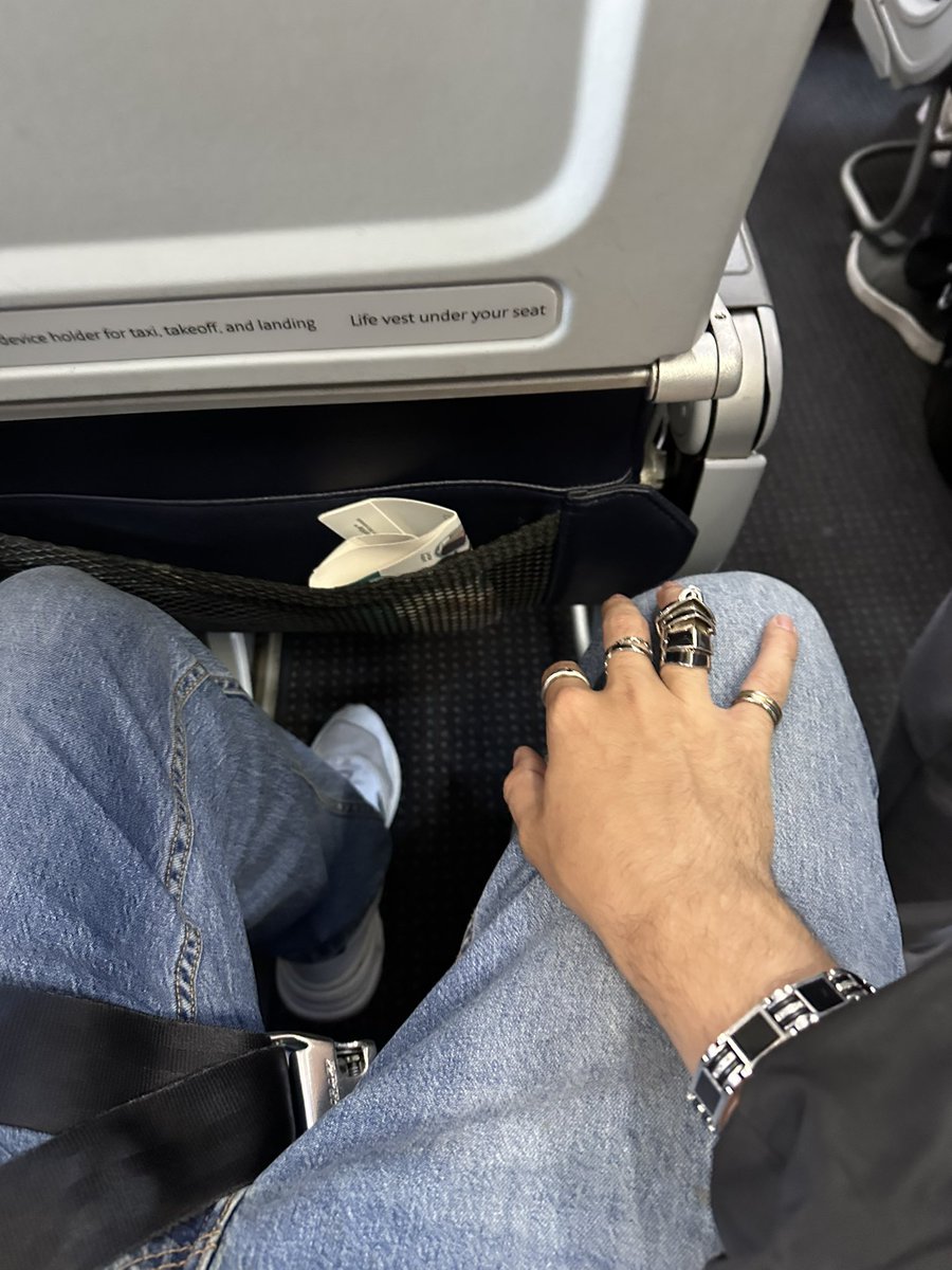 WhosAztro's tweet image. boutta go plane mode