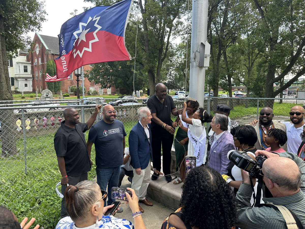 Delighted to participate in the Juneteenth celebration at Springfield City Hall as we commemorate the 160th anniversary of Juneteenth.

Today, we honor and remember those who fought for life, liberty, and the pursuit of happiness for all.