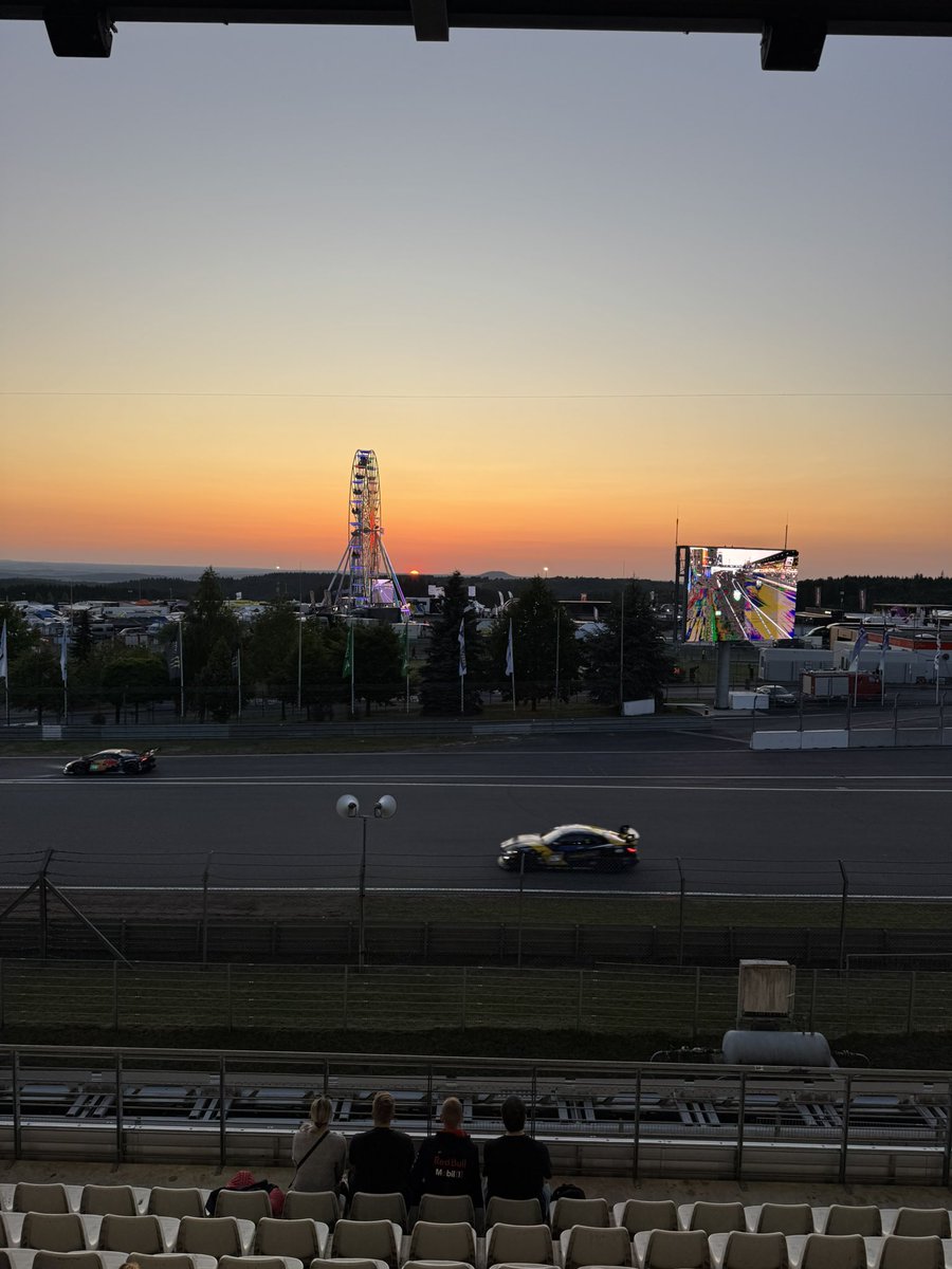 ARCHOOVE tweet media