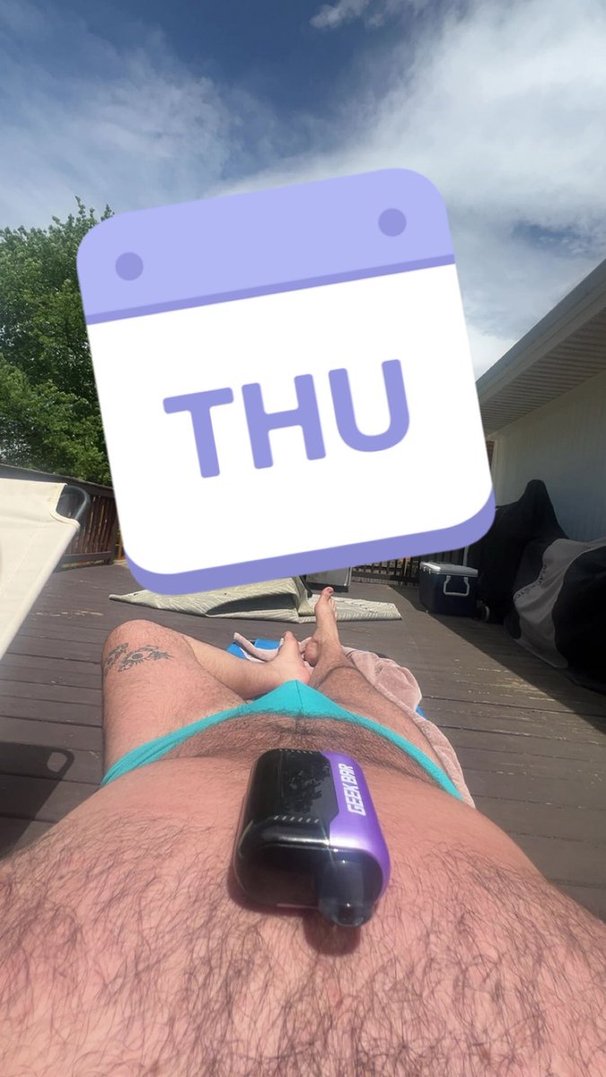 evansalt2023's tweet photo. A little half naked tanning:)) who wants to join me next time🤔 https://t.co/dbpxLnloe8