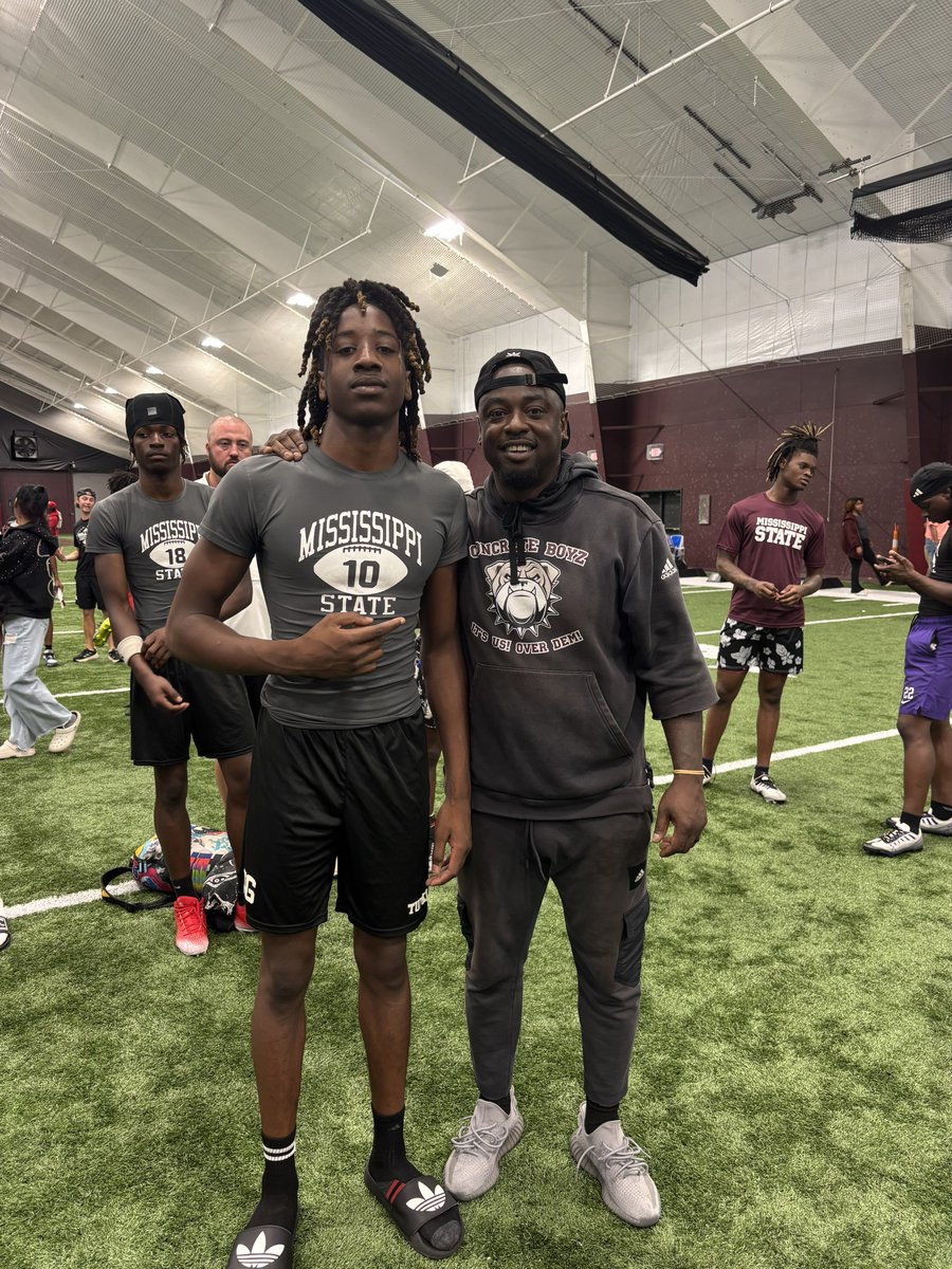 shamarnichols1's tweet image. Had a great time at @HailStateFB camp @_CoachBump @CoachUno1 @Lee_Wilbanks @Coach_Leb @ThardiN1235 @Tereif @CoachWill_QUIK @ReggieBuchanan @MacCorleone74