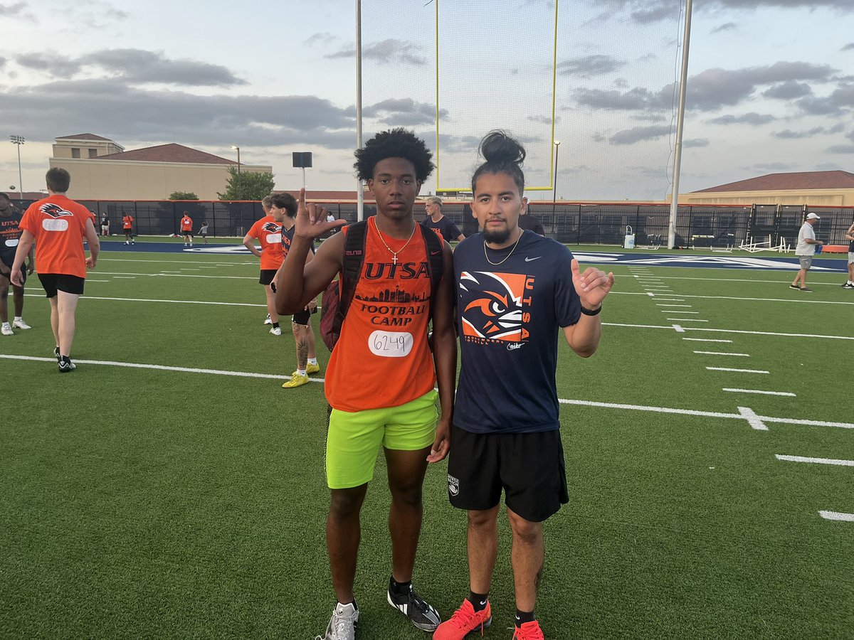 theTreRiley's tweet image. Thank you to @coachjordan03 and @NelsonRivasIII1 for the camp and getting me better! #utsa