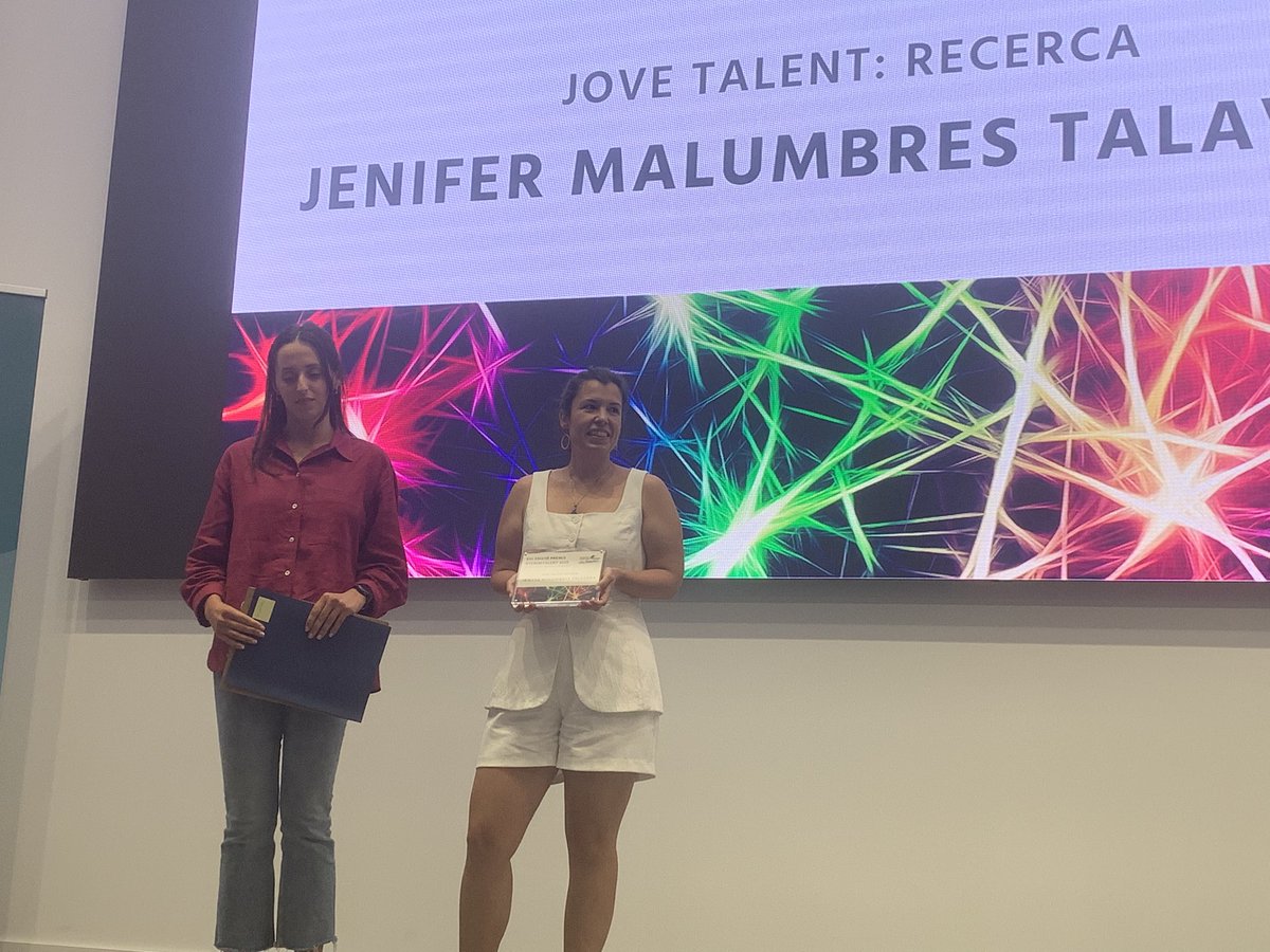 Llum Veiga 🎗️ (@llumveiga) on Twitter photo En sento molt afortunada per haver estat avui madrina de la nova promoció de #JoveTalent que com cada any organitza la <a href="/SCBInfermeria/">SCBInfermeria</a> Enhorabona a les guardonades. Ens han demostrat que l’excel·lència no entén d’edat sinó d’actituds, coneixements compromís i també de coratge 👏🏻👏🏻 En sento molt afortunada per haver estat avui madrina de la nova promoció de #JoveTalent que com cada any organitza la <a href="/SCBInfermeria/">SCBInfermeria</a> Enhorabona a les guardonades. Ens han demostrat que l’excel·lència no entén d’edat sinó d’actituds, coneixements compromís i també de coratge 👏🏻👏🏻