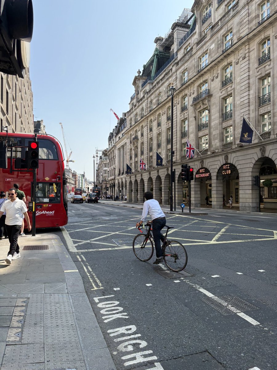The UK Crypto scene is back! 

Here’s a list of cracked teams with offices / presence in the UK. 

<a href="/aave/">Aave</a> 
<a href="/tezos/">Tezos</a>
<a href="/Gemini/">Gemini</a> 
<a href="/fabric_vc/">Fabric Ventures</a>
<a href="/coinbase/">Coinbase 🛡️</a> 
<a href="/argentHQ/">Argent is now Ready</a> 
<a href="/PlasmaFDN/">Plasma</a> 
<a href="/wintermute_t/">Wintermute</a> 
<a href="/eulerfinance/">Euler Labs</a>
<a href="/aztecnetwork/">Aztec</a> 
<a href="/Flight3official/">Flight3 ✈️</a> 
<a href="/OneBalance_io/">☉neBalance</a>
<a href="/YAPGlobalTeam/">YAP Global</a> 

Who did I miss?