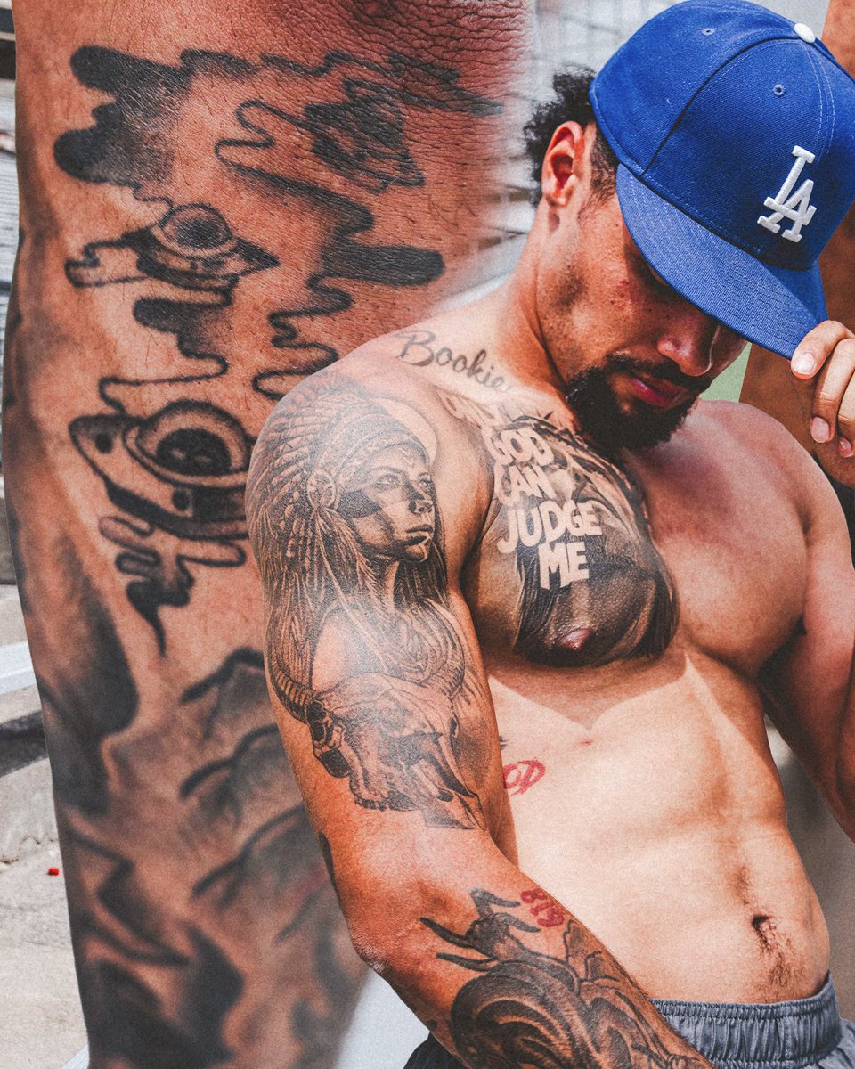 family, friends, faith… and aliens 👽

#BadgersInk x <a href="/austintyler_25/">Austin Brown</a>