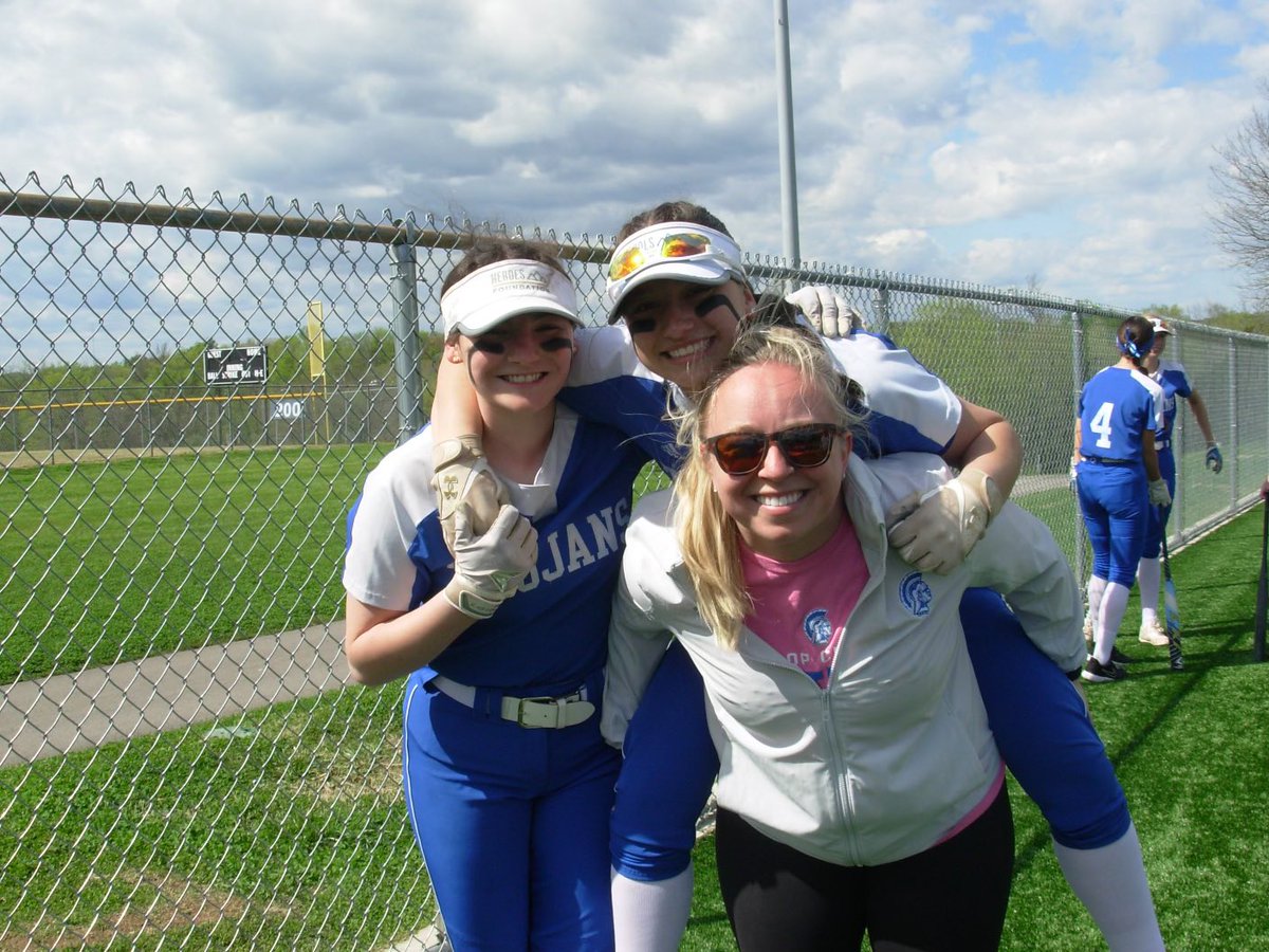 ChatardSoftball's tweet image. HUGE shout out to Anni Felts on her commitment to play softball at @DePauwAthletics. Anni is dedicated, passionate, determined, hard working, talented and an amazing leader! Your Trojan family is so proud of you Anni!!