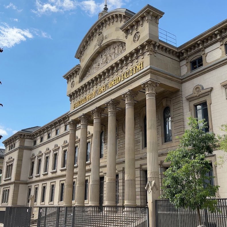 ToniTrilla's tweet image. La UB ocupa el lloc 160 del
on en els QS World University Rankings (analitza més de 1500 Unis).
La UB ocupa la 68 posició a Europa i la primera posició estatal.
Enhorabona a tots els que ho feu possible!