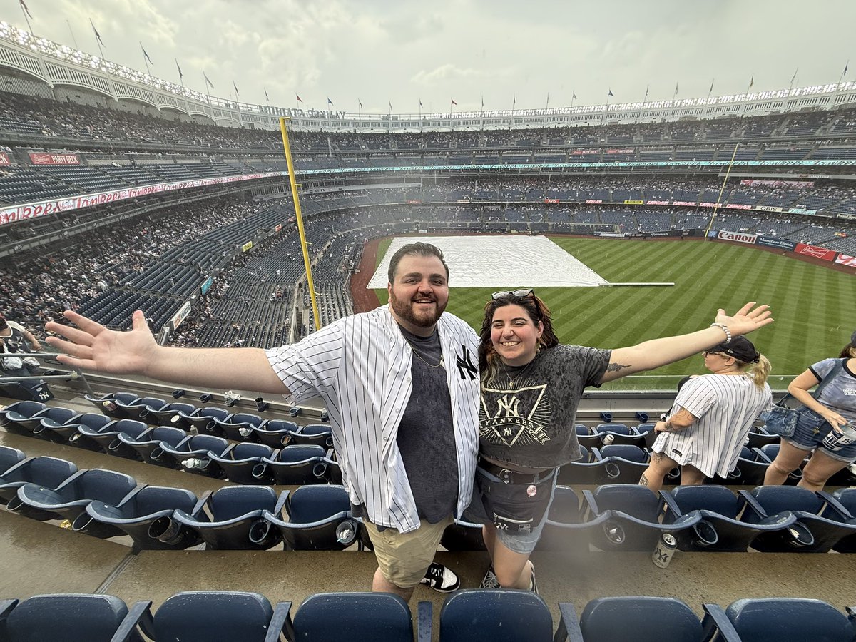 REDACTEDMATT's tweet photo. One feels like a duck splashing around in all this wet, and when one feels like a duck, one is happy!

Go @Yankees https://t.co/lcePZI99Ex