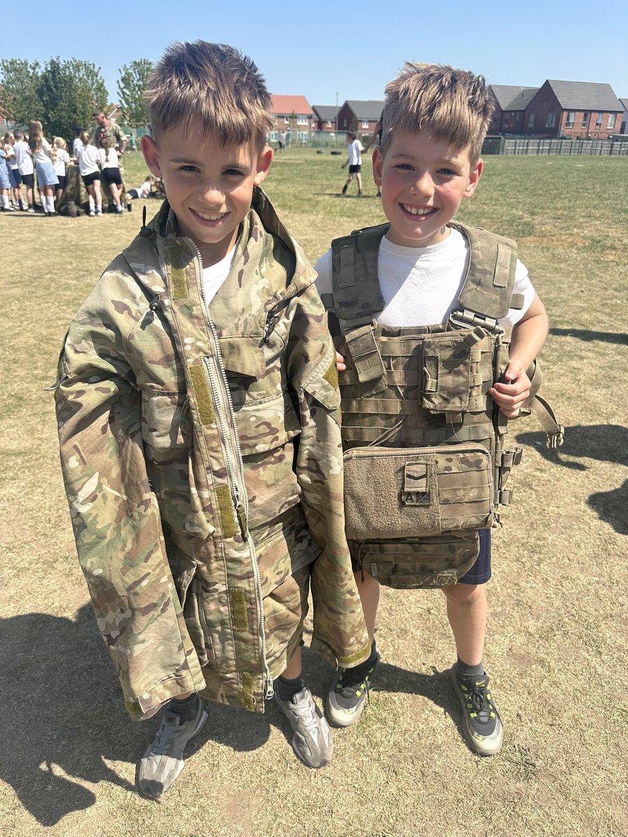 An inspiring day! 🌟We were honored to host members of our armed forces who delivered engaging workshops to our children. Thank you to our guests for sharing their expertise and experiences, enriching our curriculum and broadening horizons.🙏 #ArmedForcesInSchools #FutureCitizens