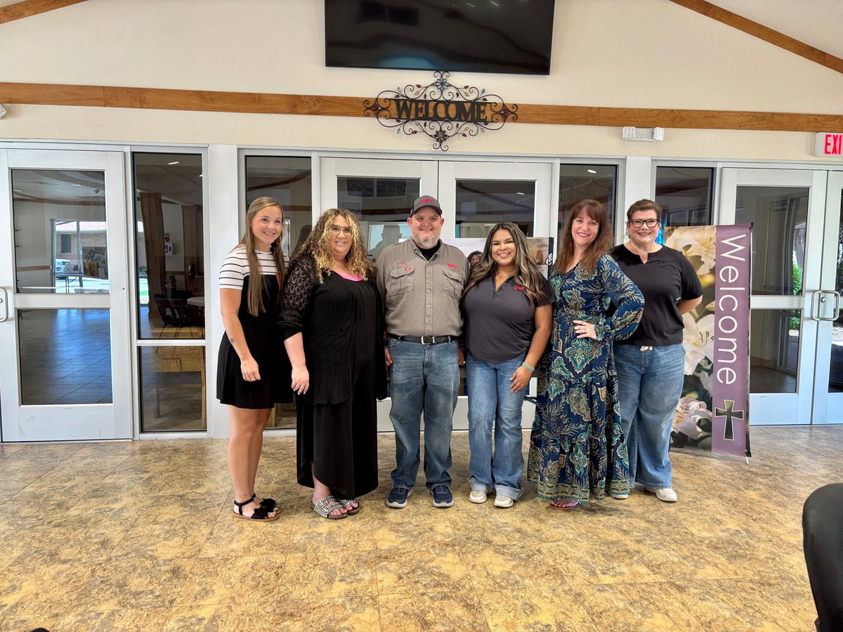 Lunching, learning and leveling up local businesses! We had a great time sponsoring and co-hosting today’s Lunch-n-Learn with the Shiner Chamber of Commerce, sharing how SmartBiz - GVEC Internet keeps businesses connected, secure and running strong. We  #deliveringmore to our