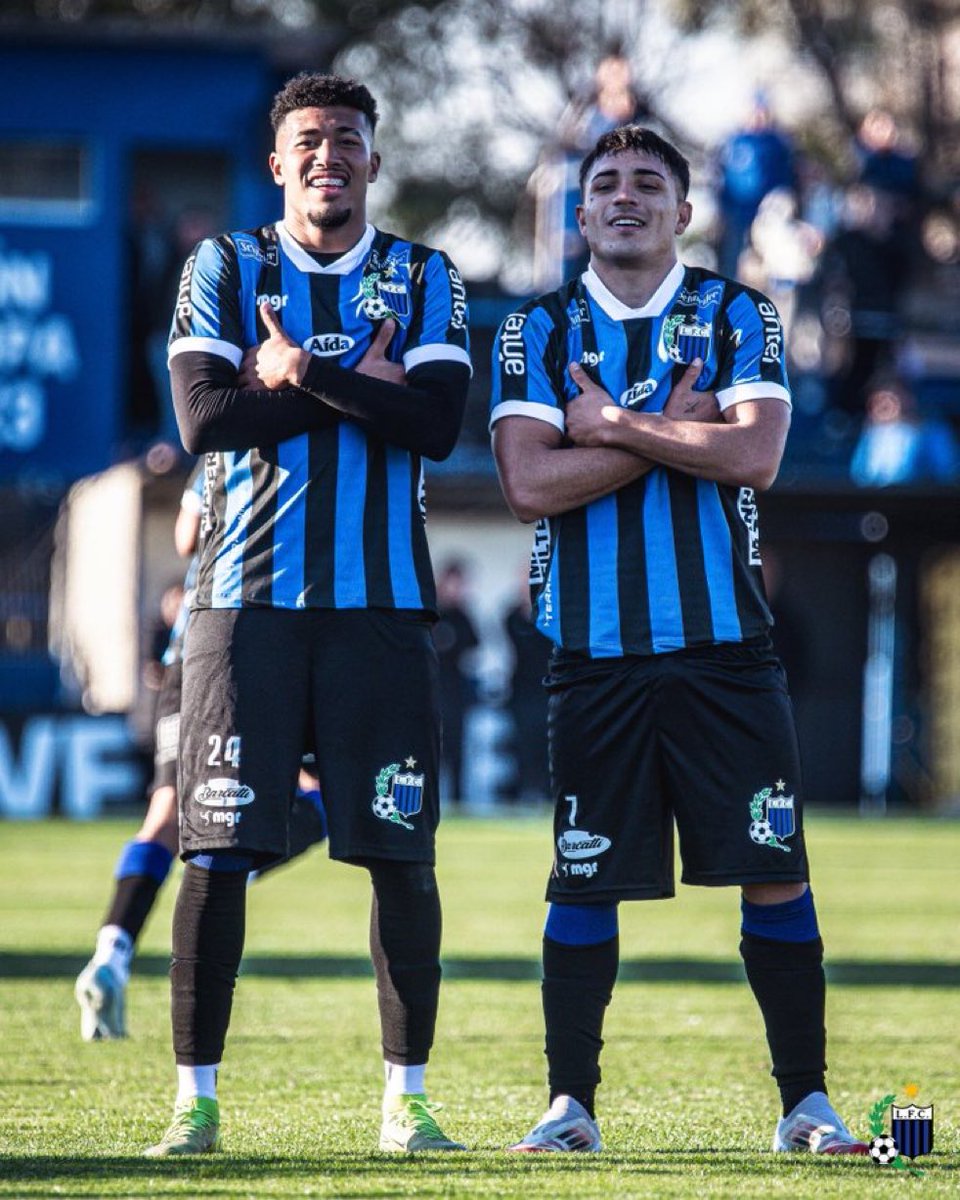 🧓⚽ En el Día del Abuelo, Liverpool agarró de nieto a Peñarol y le ganó en casa 3-2 

🔥 Uno de los mejores partidos del año, con emociones a granel y un baile de 15 minutos del equipo de Joaquín Papa que le alcanzó para clavarle 3 goles al carbonero

🧤 La defensa de Peñarol