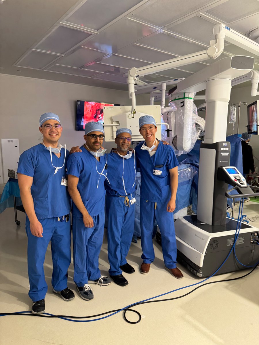 Unbelievable day <a href="/asajimd/">Akhil A Saji, MD</a> and I had learning from the all time GOAT of single port <a href="/RoboticsUrology/">Mutahar Ahmed</a>. 2 sp retro partial, 1 sp retro nephU, 1 transvesical ralp and mp salvage cystoprostatectomy with fistula repair done by 330pm 

<a href="/MickeyBmickeyB/">Mickey Bindra</a>