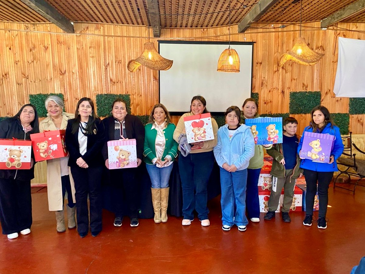 El FOSIS promueve entornos familiares positivos y protectores en San Javier.

Iniciativa Local del Programa Familias permitió a una treintena de jefas de hogar reconectar con su infancia y sus modelos de crianza.

fosis.gob.cl/es/noticias/El…
