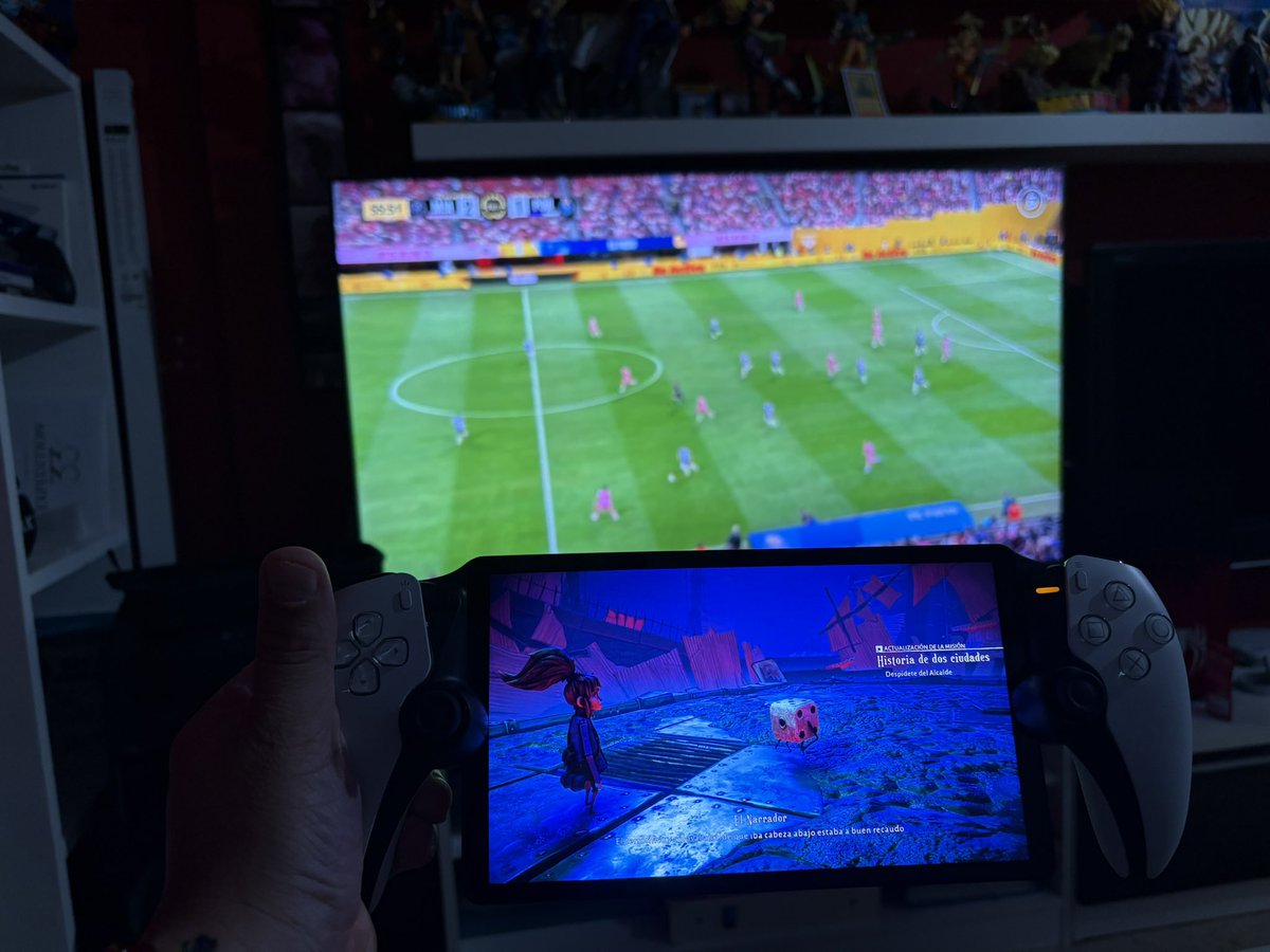 isra_neytiri's tweet image. Mis dos placeres @PlayStationES #playstationportal #lostinrandom