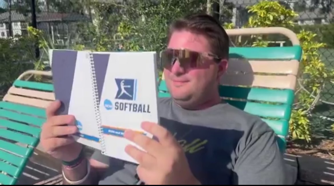 no context college softball (@contextsoftball) on Twitter photo 