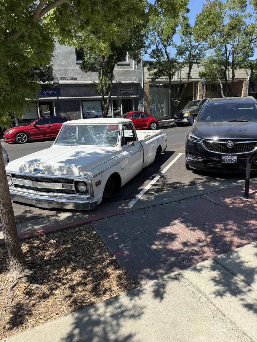 Saw this truck yesterday 
Rad af