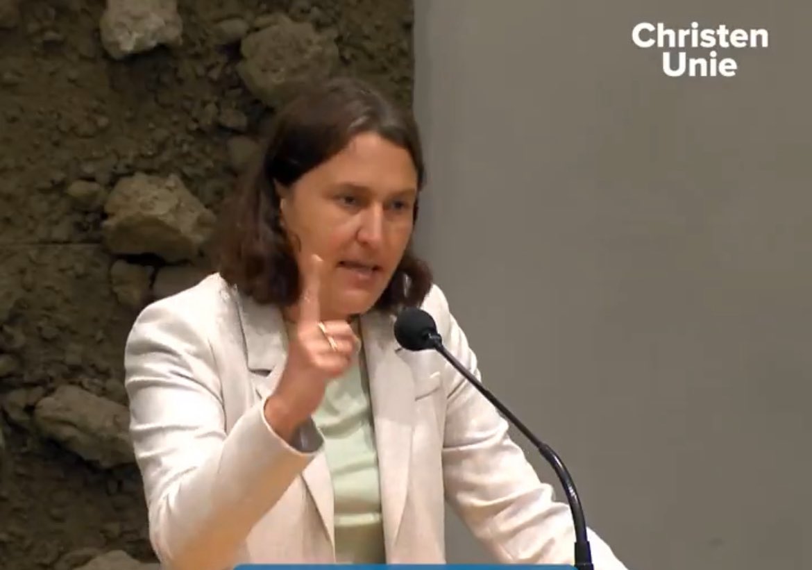 Het moment waarop Henk Vredeling zich omdraaide in z’n graf: