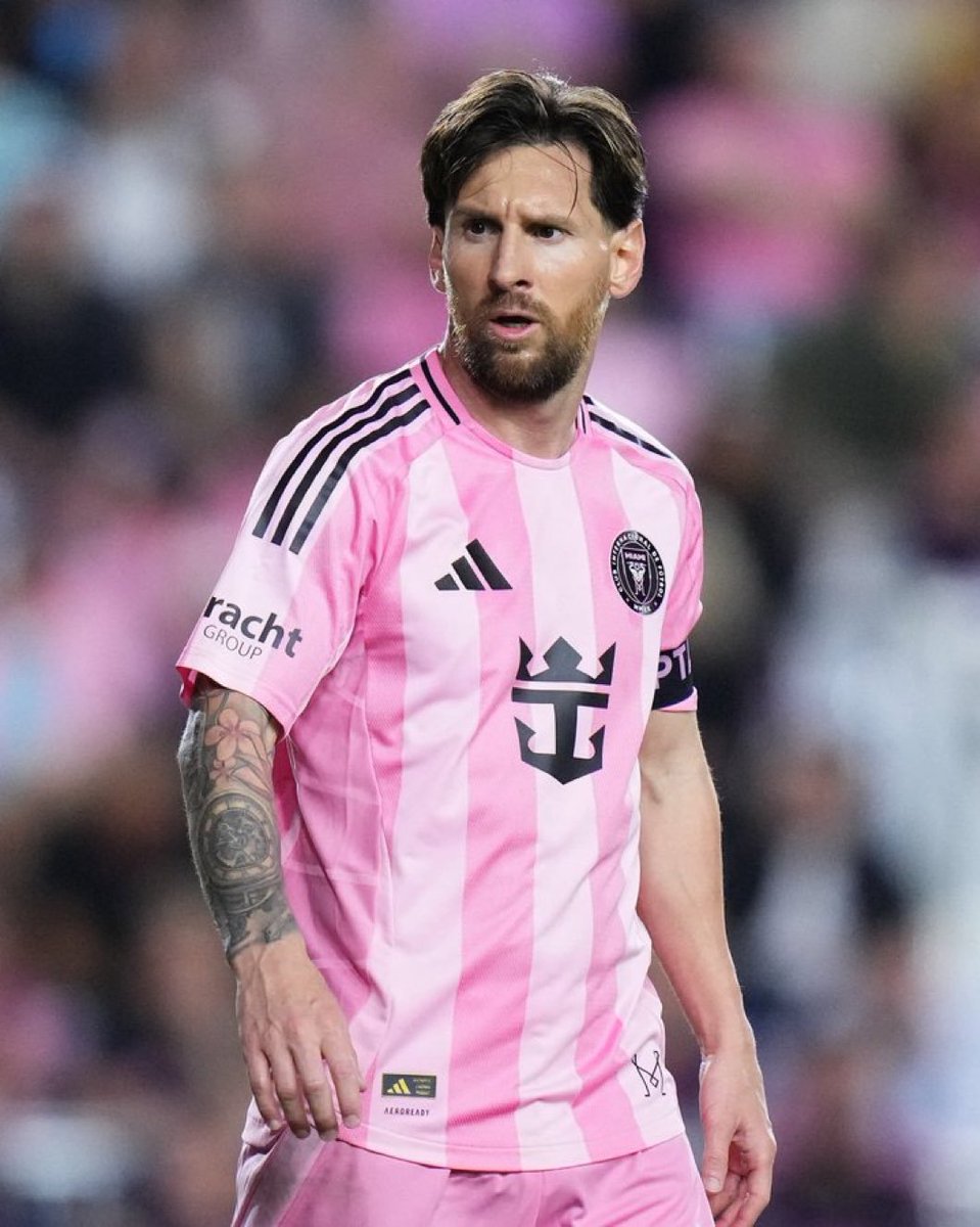 Just one more season at Barcelona for the last dance Lionel Messi 
🙏🙏

Inter Maimi Luis Suarez 
#FIFACWC #FIFAClubWorldCup #FIFAClubWorldCup2025