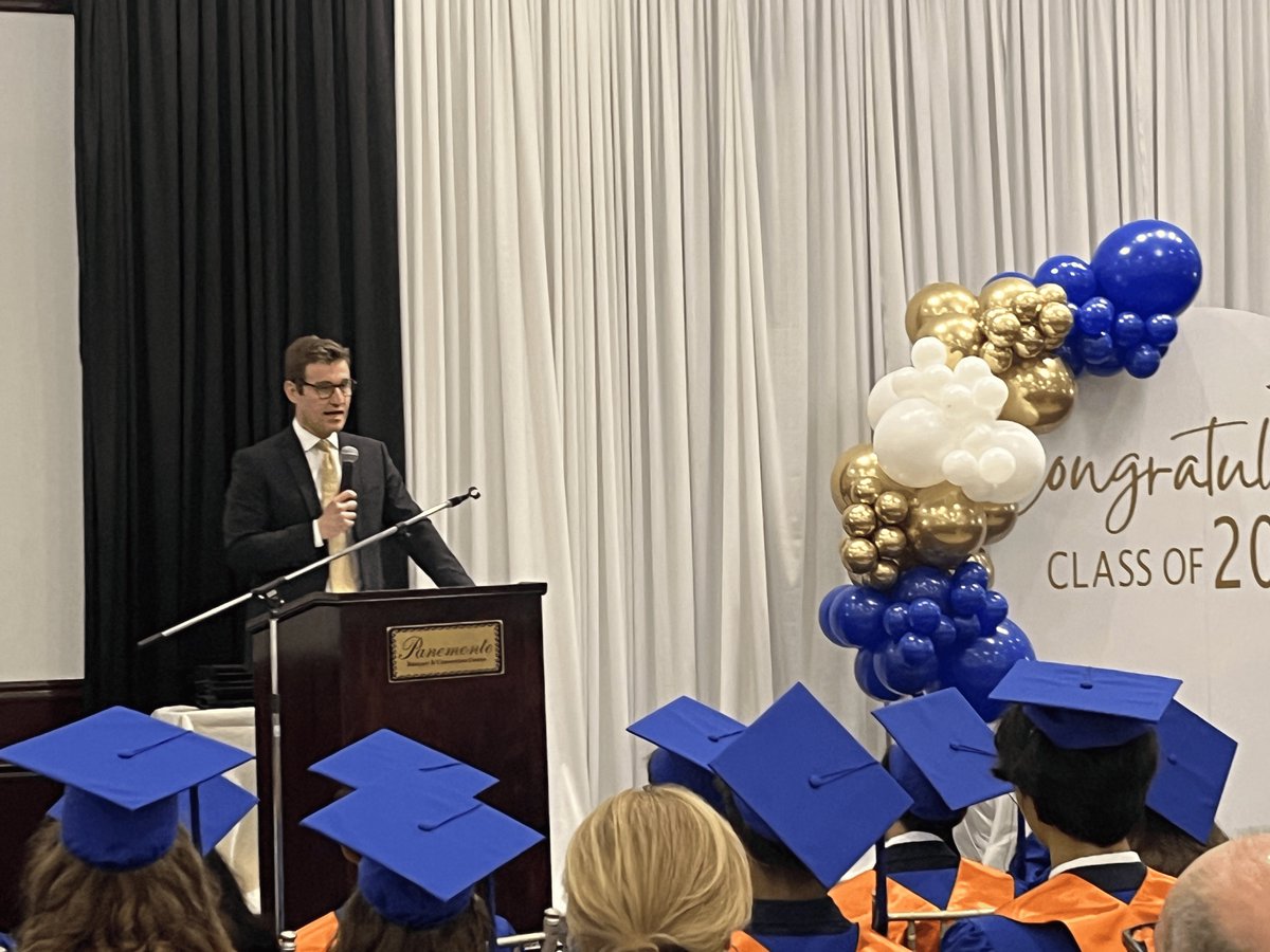 Congratulations to this year's grade 8 graduates of Transfiguration of Our Lord School <a href="/transfigtcdsb/">Transfiguration of Our Lord</a> ! I was delighted to speak to you, and I cannot wait to see what you all go on to achieve in the future! #ClassOf2025 

<a href="/Markus4Ward2/">Markus de Domenico Chair TCDSB Board of Trustees</a>