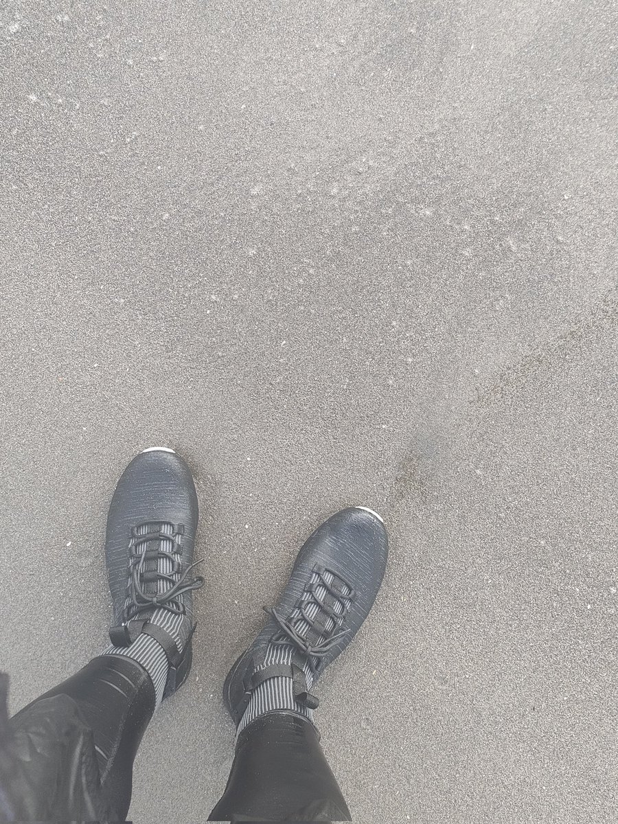 おはよう鹿島灘！
新しくサーフシューズを買った！