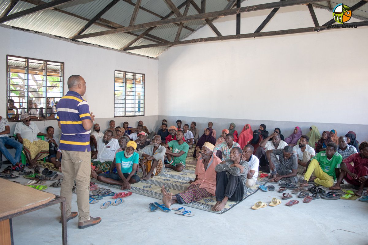 savelamu's tweet image. Lamu communities unite for sustainable development. From Kiunga to Kiwayu, Save Lamu with @katibainstitute and  @naturaljustice hosts public Barazas, gaining full support from BMUs. Also strong push to include Ishakani’s women fishers. Development that leaves no one behind.