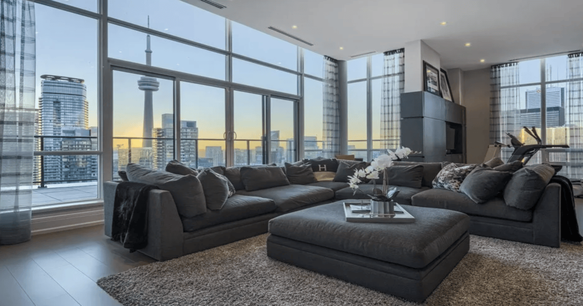 What is the average price of a condo in Toronto? Understanding average prices, and what that money gets you these days, is key. Take a deep dive into average prices, compare top areas, and wrap up with what you can expect to get for your budget.

seanmayers.com/what-is-the-av…
