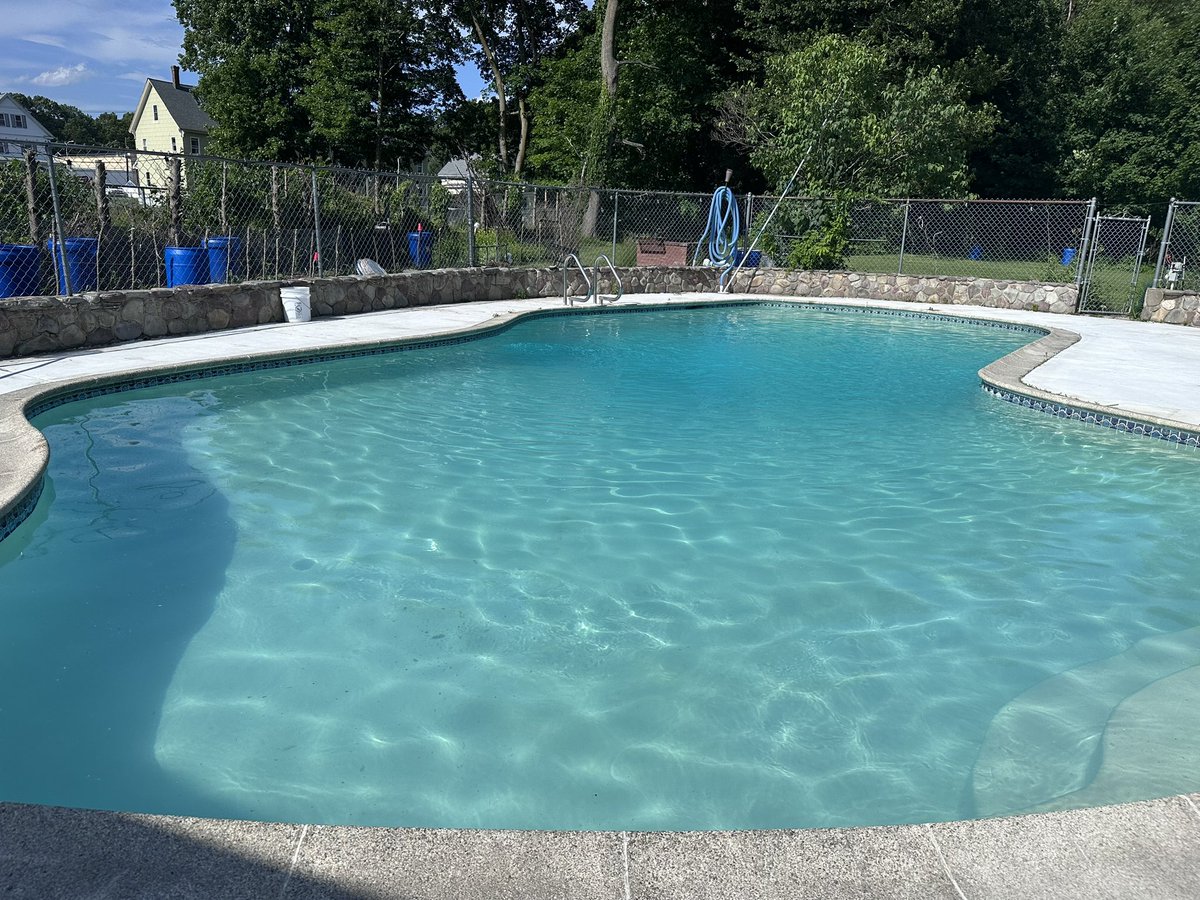 KonicaGG's tweet image. Perfect day to swim