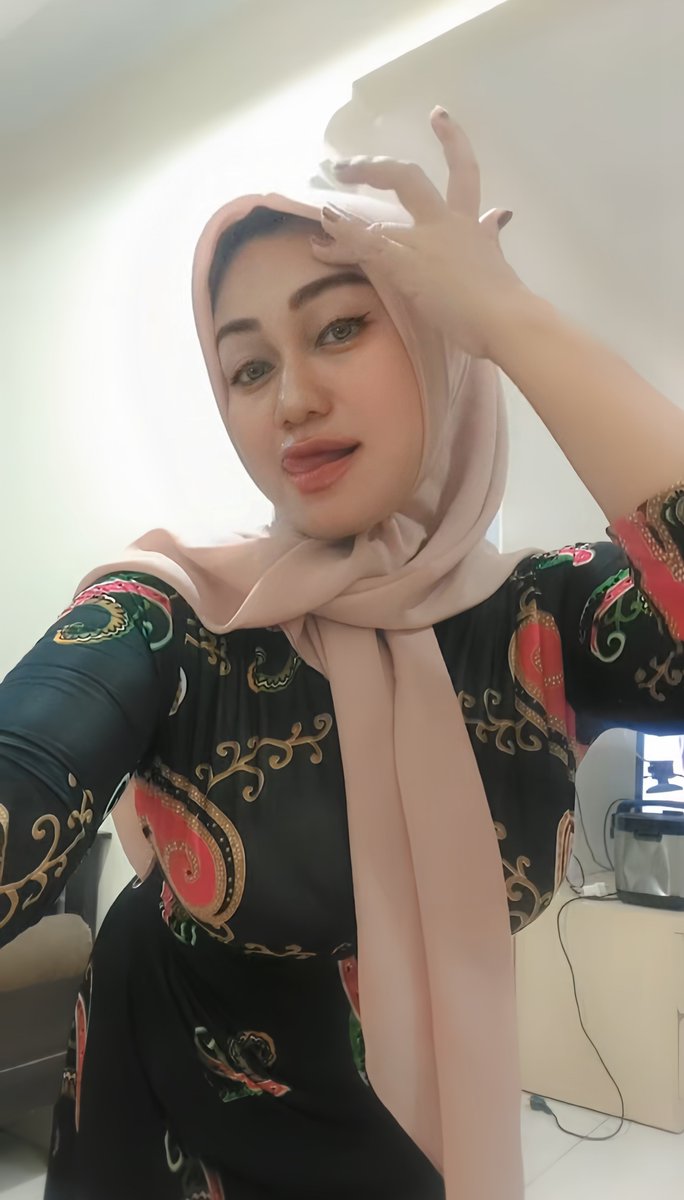 mamahitaaa's tweet image. ngentott yuk