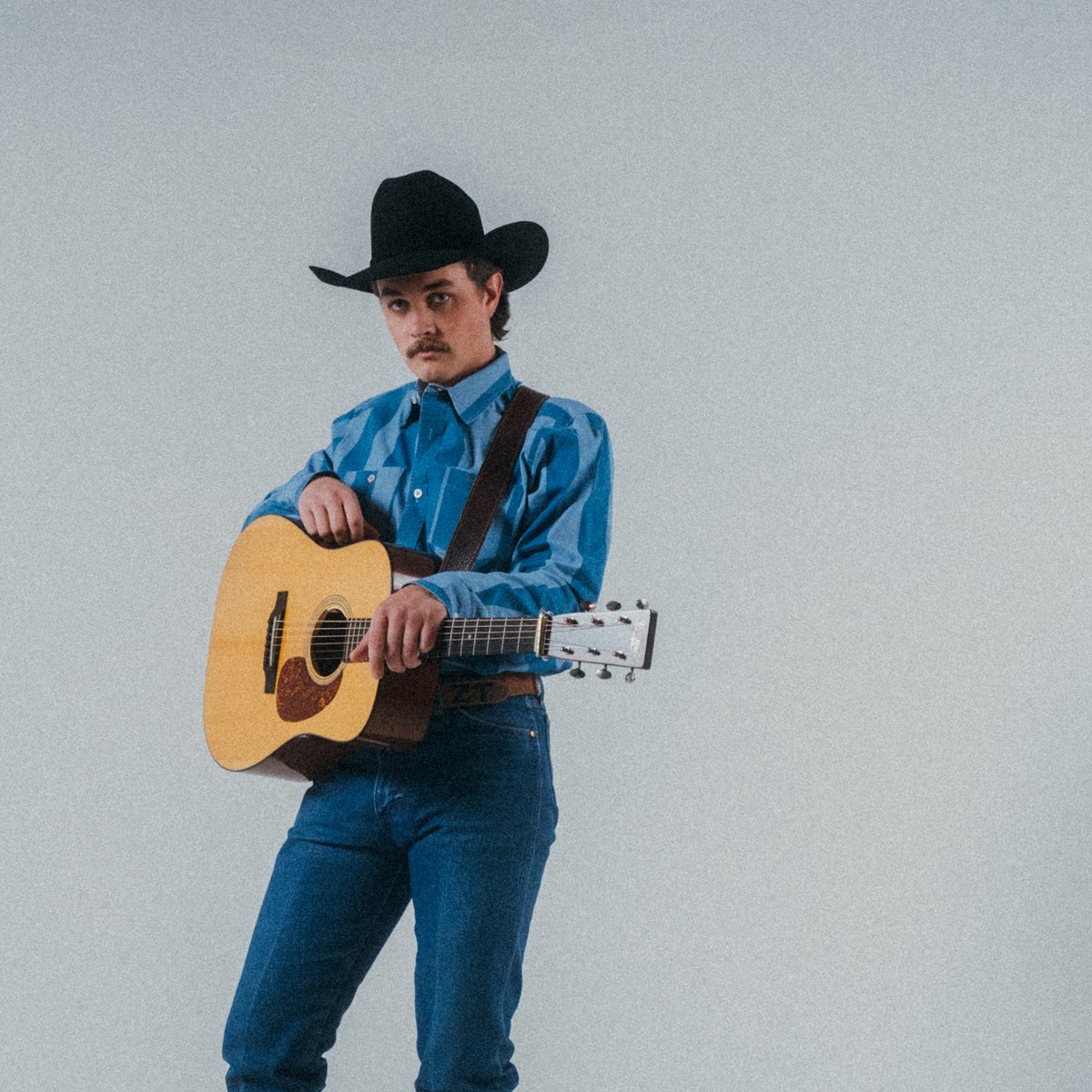 #nowplaying #latestrelease on @meridianfm ‘Good Times &amp; Tan Lines’ by @ZachTopmusic from his album “Ain't In It For My Health” #countryradio #countrymusic