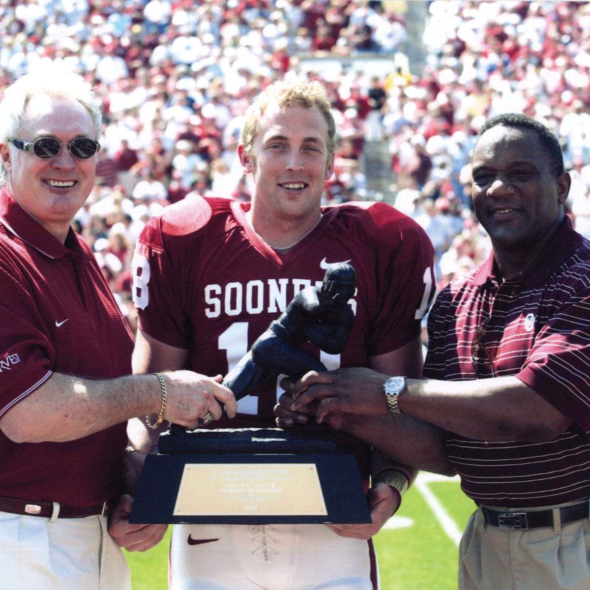 RealBillySims's tweet image. Be sure to wish @OU_Football legend and @HeismanTrophy 2003 champ #JasonWhite a happy birthday! Enjoy your day my friend. BOOMER!!! 馃コ
#heisman #boomersooner #oudna #soonernation #billysims #steveowens