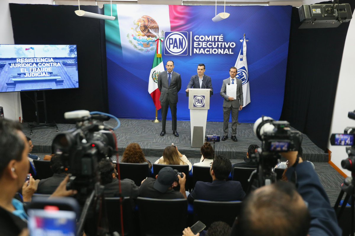 JorgeRoHe's tweet image. Presentamos una impugnación contra la fraudulenta elección judicial. ⚖️

Luchamos con la fuerza de 90 millones de mexicanas y mexicanos que rechazaron este proceso electoral.

¡Esto no es justicia, es dictadura y no lo permitiremos! #PANvsFraudeJudicial