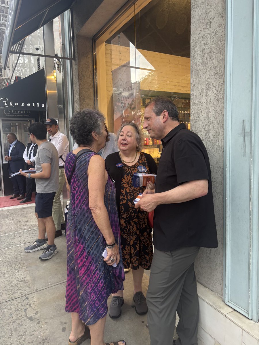 So proud to be out talking to voters today with my #1 choice for mayor, <a href="/bradlander/">Brad Lander</a>!