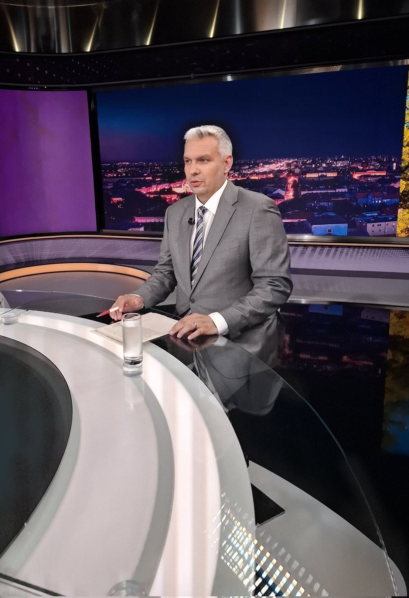 Zahvalan sam što sam zadnja četiri dana imao priliku voditi Direkt. Sad dva tjedna obiteljskog odmora na najljepšim plažama na svijetu. Vidimo se uskoro.