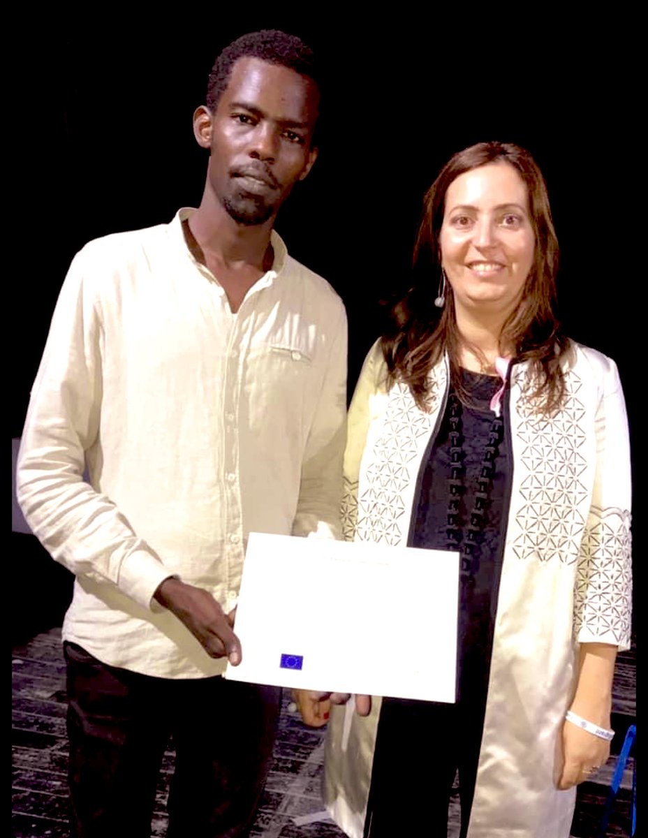 بعد سنوات من العمل في مجالات متعددة في أجهزة ومنظمات دولية ، تشرفت بتلقي تكريم من الاتحاد الأوروبي تقديرًا للجهود المبذولة في خدمة القضايا الإنسانية وتعزيز الكرامة البشرية.

هذا التكريم ليس لي وحدي، بل لكل من آمن بأن العمل المخلص يصنع الفرق.

#الاتحاد_الأوروبي #خدمة_الإنسانية