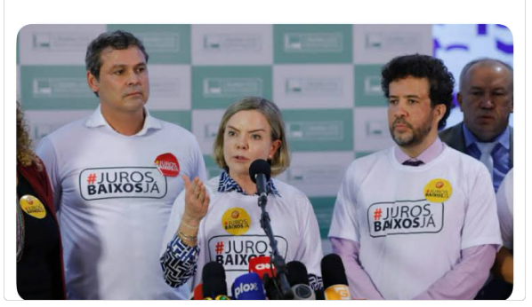carlosgesner's tweet photo. @renatajbarreto O três patetas sumiram!! https://t.co/hDWd40MauC