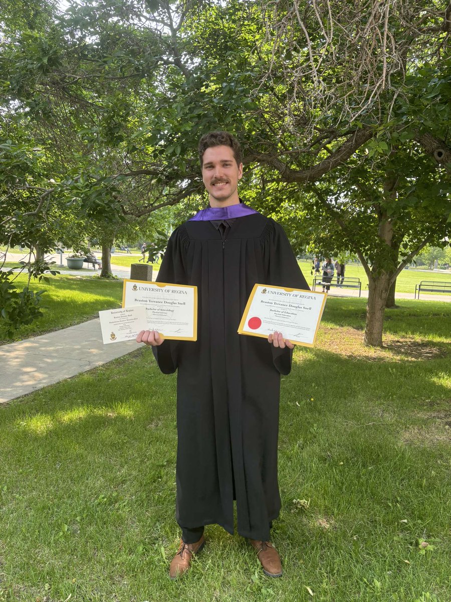 🎓 Congrats to Braxton Snell, recipient of the STF Award—presented to the most distinguished student in the Faculty of Education graduating with a first degree. He earned both a BEd in Physical Education and a BKin in Physical Literacy, each with Great Distinction! 👏