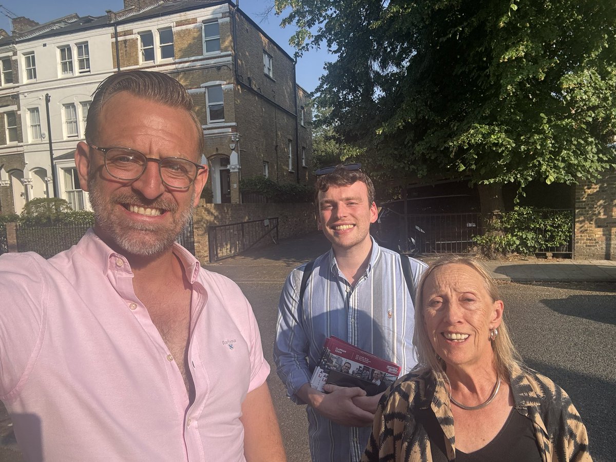 ClaphamTownLab's tweet image. Brilliant to speak with residents on Lambourn, Mackay and Hannington Roads this evening before heading over to Friends of Clapham Common’s Summer Party in the sunshine 🌳☀️