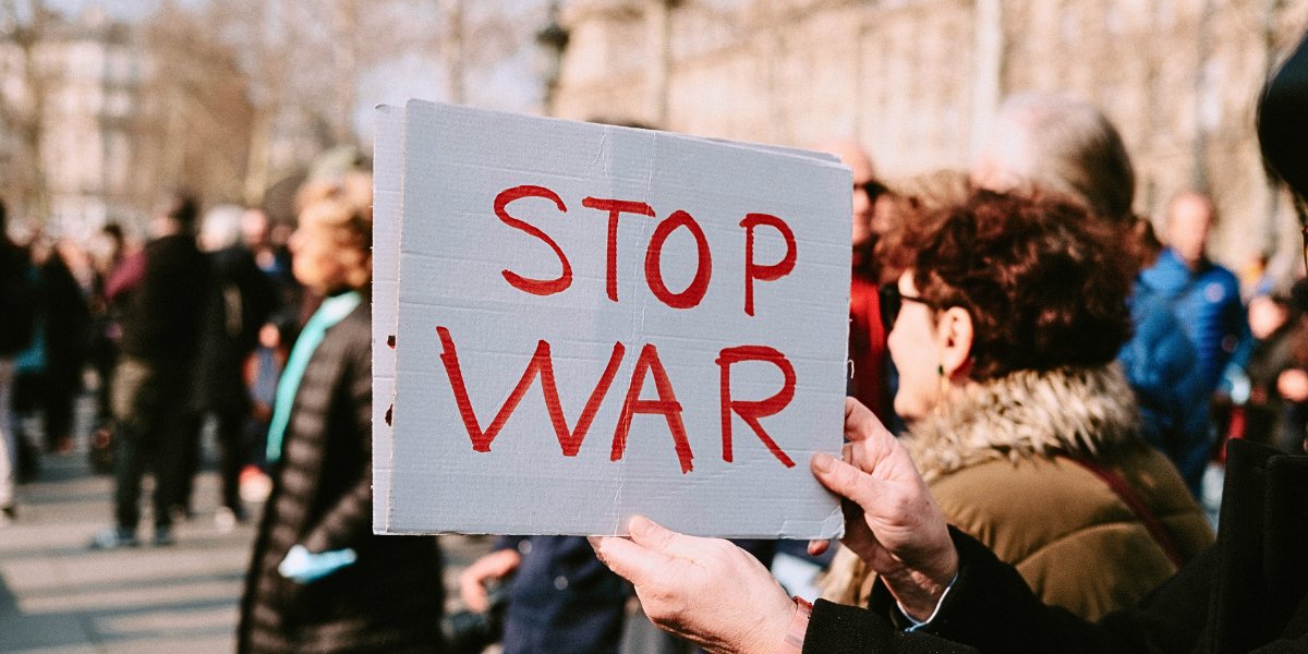 Catholics Worldwide Watch and Pray as Nations Rush to Evacuate Citizens Amid Israel-Iran Conflict

Read more: catholiconline.news/world/catholic…

#IsraelIranConflict #CatholicOnlineNews