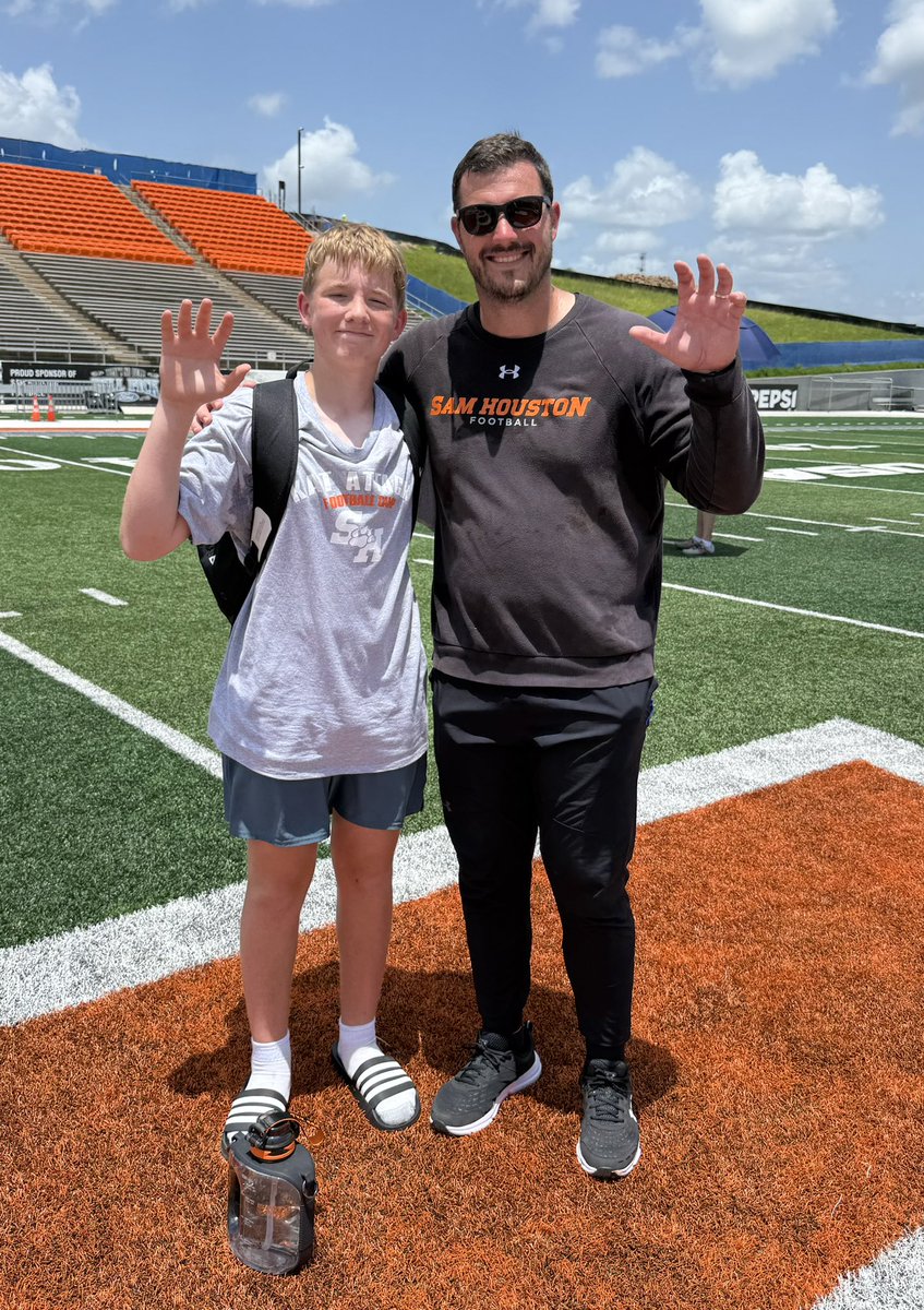 BrysonReyn29's tweet photo. I had a great day at @BearkatsFB camp. Thank you to @znpatterson for your guidance and opportunity to enhance my skills today.
#EatEmUpKats https://t.co/qZkVmNC1zT