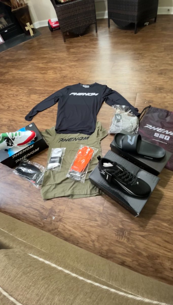 ๐๐๐๐๐ ๐๐๐๐๐๐๐โฐ (@d1von1029) on Twitter photo THANK YOU <a href="/PhenomElite/">Phenom Elite</a> so much for sending the gear ๐ค๐พ<a href="/PhenomCMO/">Ray Dietrich</a> <a href="/JulianColvard/">Julian I. Colvard</a> THANK YOU <a href="/PhenomElite/">Phenom Elite</a> so much for sending the gear ๐ค๐พ<a href="/PhenomCMO/">Ray Dietrich</a> <a href="/JulianColvard/">Julian I. Colvard</a>
