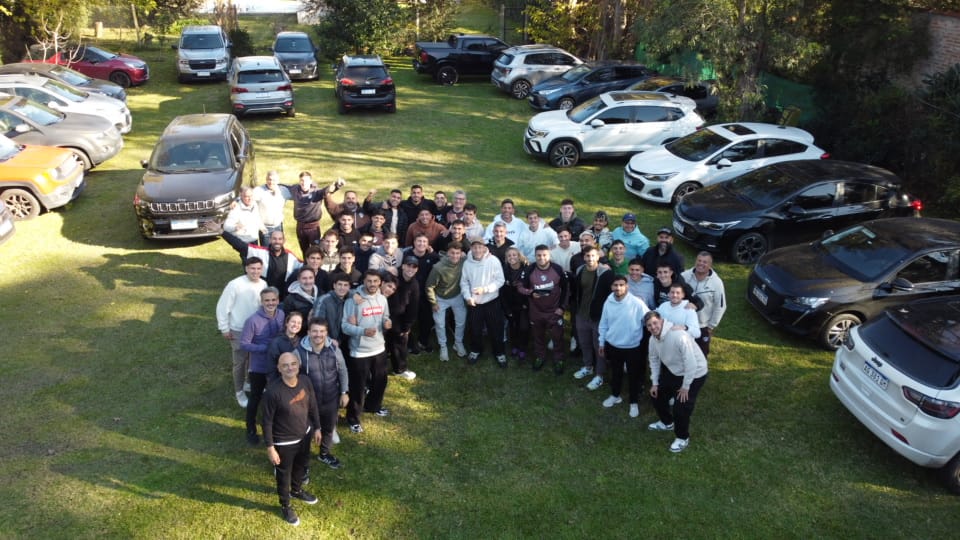 favioorsi's tweet image. Agradecer también al club por la maravillosa oportunidad.
Claramente PLATENSE está por encima de todo y de todos.
Seguramente nuestros caminos volverán a cruzarse.
¡GRACIAS ETERNAS! ⭐ 🦑