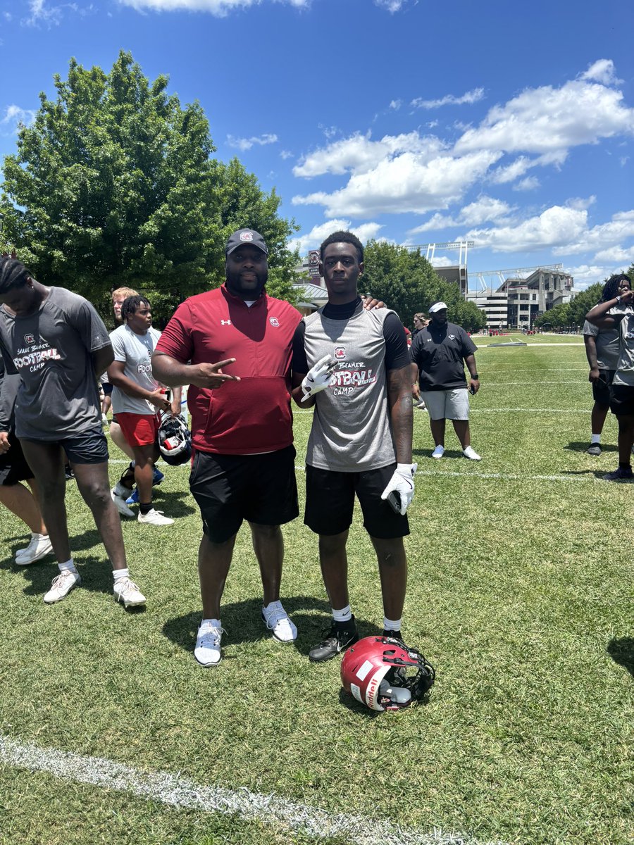 CaydenDonaldso6's tweet image. Had a great day learning and competing at @GamecockFB @robertson_9two @WesMitchellGC @P_Ellsworth_USC @CrosbyCoach @t_wilson18