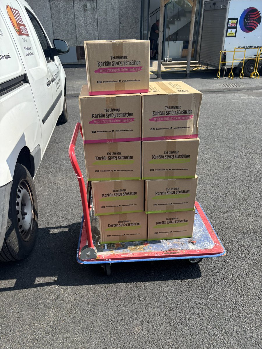 Frank Charles BEM. (@frarnie) on Twitter photo Glad to deliver boxes of pot noodles
to homeless people residing <a href="/YourPlaceUK/">Your Place</a> & Lea Bridge House.ππΏ Glad to deliver boxes of pot noodles
to homeless people residing <a href="/YourPlaceUK/">Your Place</a> & Lea Bridge House.ππΏ