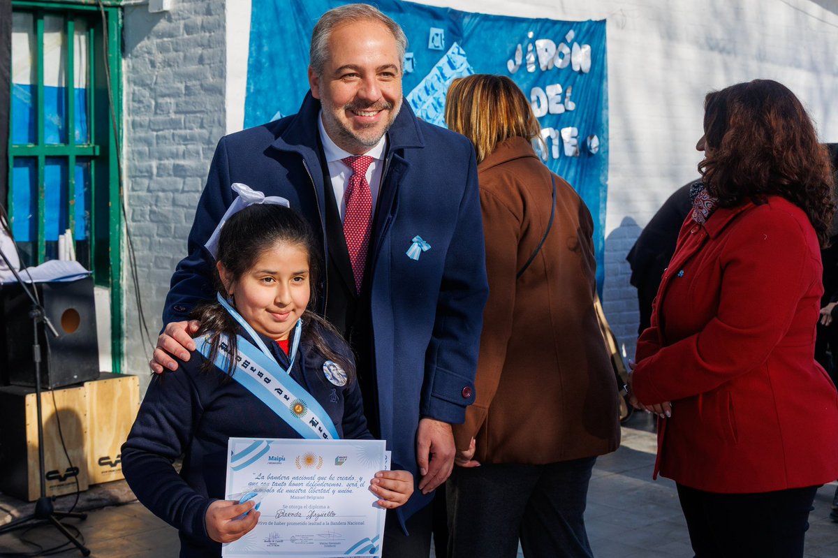 🇦🇷 En Maipú celebramos con orgullo la promesa a la Bandera .

✨En la Escuela República del Ecuador, en Beltrán, vivimos una jornada cargada de emoción junto a nuestras familias, docentes y estudiantes, símbolo de esperanza y compromiso con el futuro.

¡Felicitaciones a todos los