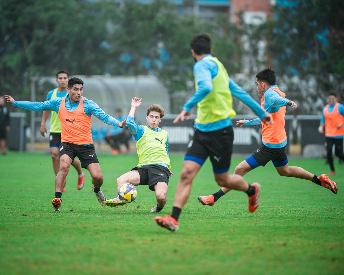 Entrenamiento vespertino ⚽
▶️ Casi listos para nuestro duelo ante #LosChankas 💪

#FuerzaCristal