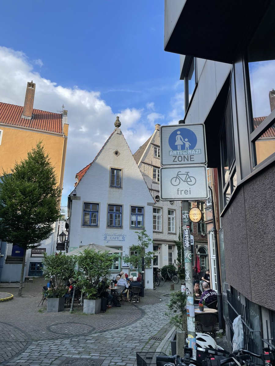 Emma Arett tweet media