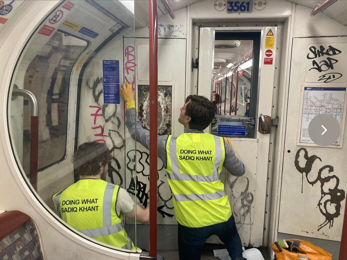 It's no wonder they gave Sir Sadiq Khan a Knighthood.

Getting people to clean tube graffiti free - now that's the art of the deal.

More taxpayer £'s saved 💜
