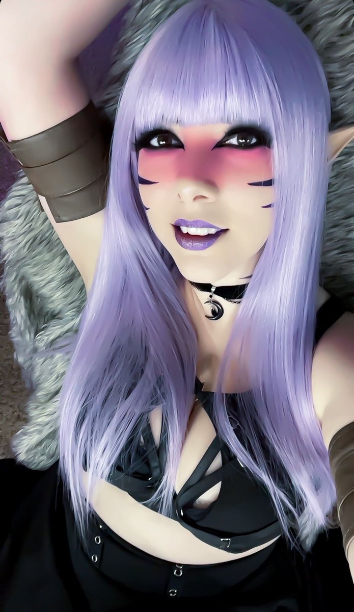 Careful, my smile’s a trap, and you’re already half-caught.

#elfgirl #cosplay #Spellbound_Ashe