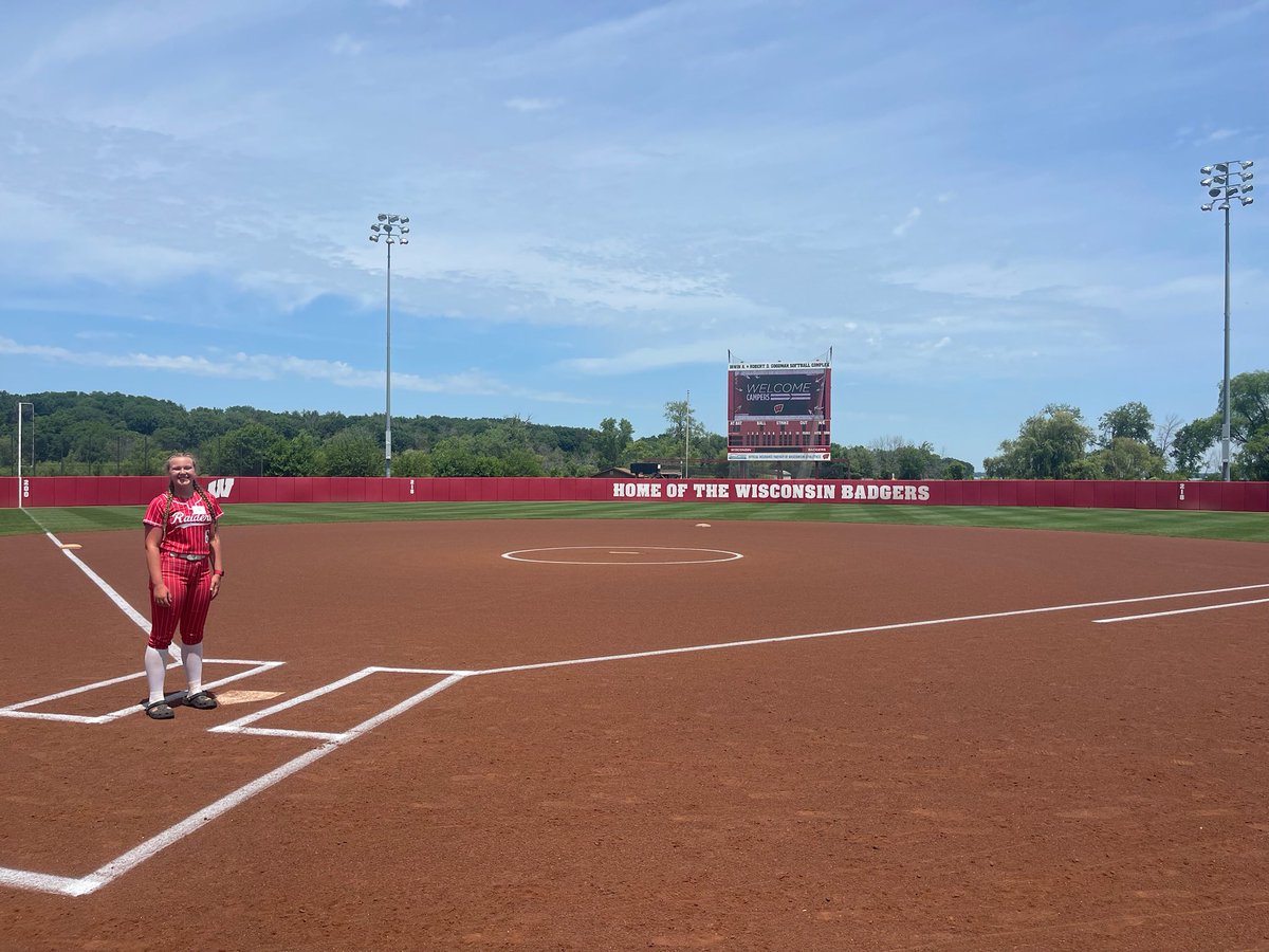 Had the best time at Madison this Tuesday at the <a href="/BadgerSoftball/">Wisconsin Softball</a> pitching/catching camp and the hitting camp! I learned a lot from all the coaches and players there, especially Coach Zymkowitz and Coach Healy! Looking forward to next time already!!